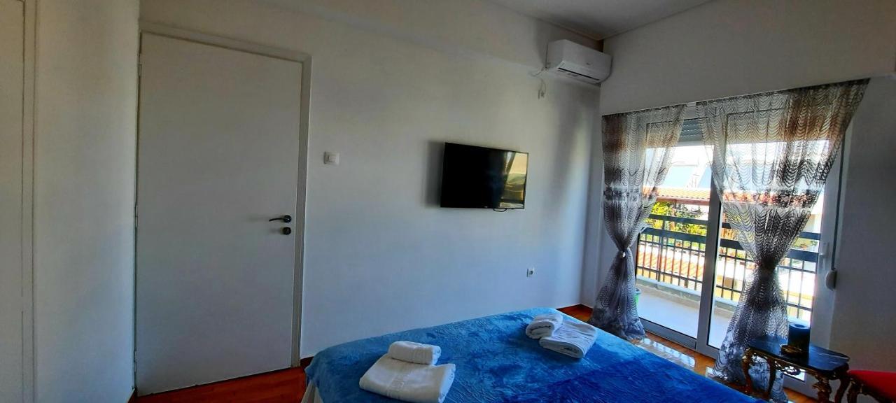 Luxury 6 People Port Of Pireus