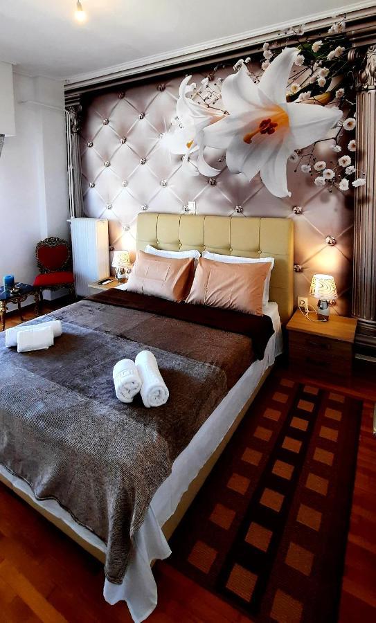 Luxury 6 People Port Of * Pireus